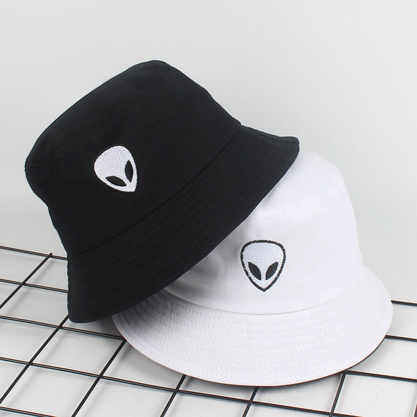 This comfortable and stylish bucket hat is perfect for outdoor activities. It's made of breathable cotton, and features an eye-catching embroidered alien symbol. A wide brim provides all-day protection from the sun, while also delivering a fashionable element to any look. The lightweight hat is perfect for anyone who puts a premium on both style and comfort.