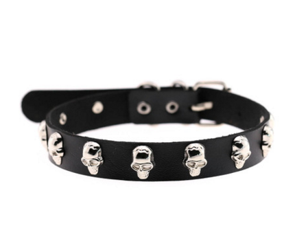 Skull Riveted Choker black