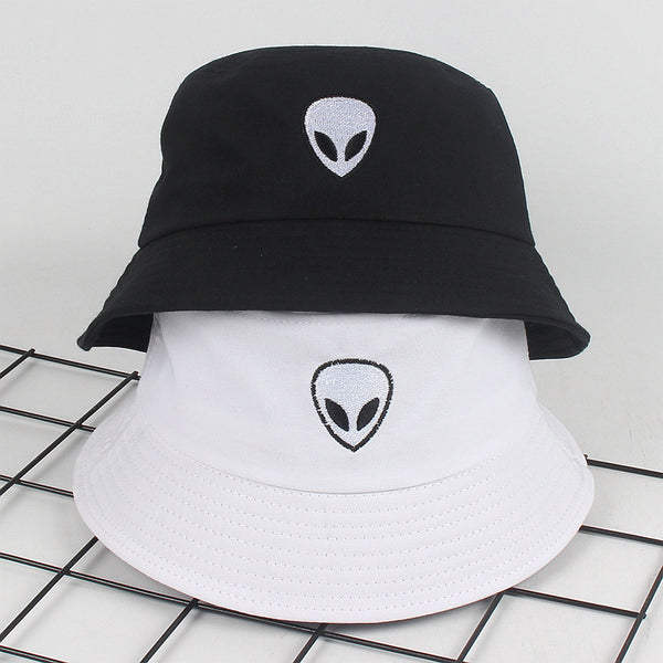 This comfortable and stylish bucket hat is perfect for outdoor activities. It's made of breathable cotton, and features an eye-catching embroidered alien symbol. A wide brim provides all-day protection from the sun, while also delivering a fashionable element to any look. The lightweight hat is perfect for anyone who puts a premium on both style and comfort.