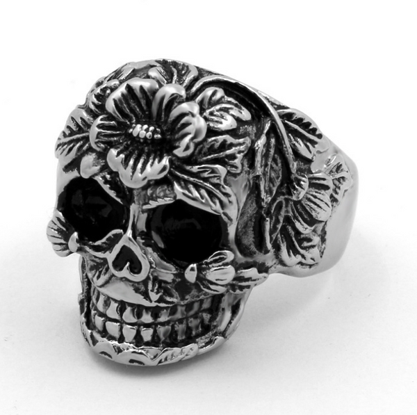 This stylish titanium steel ring features a unique floral skull pattern and is available in a range of sizes from 9-13. Designed for comfort and durability, it is a perfect accessory for everyday wear.  Material: titanium steel  size：9-13