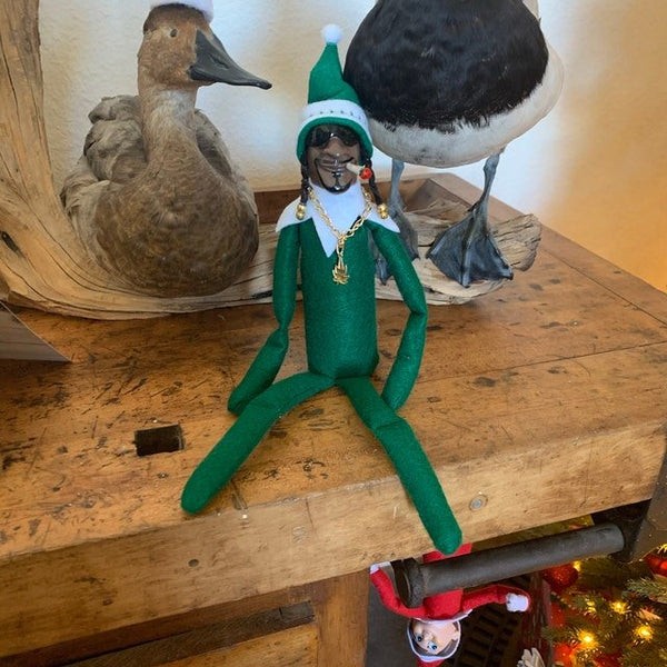 Snoop On A Stoop Christmas Elf